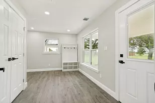 512 Grandview Dr, Granbury, TX 76049 - Photo 15