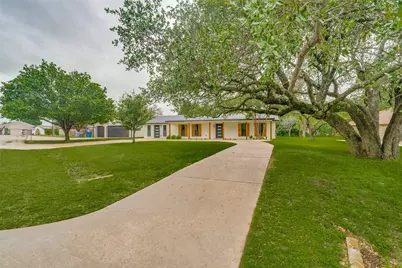 512 Grandview Drive, Granbury, TX 76049 - Photo 3