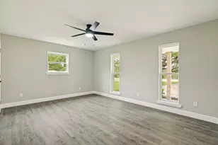 512 Grandview Dr, Granbury, TX 76049 - Photo 21