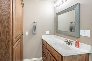 406 W Elm St, Collinsville, TX 76233 - Photo 19
