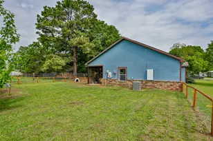 406 W Elm St, Collinsville, TX 76233 - Photo 33