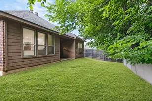 1121 Hidden Lake Dr, Burleson, TX 76028 - Photo 29