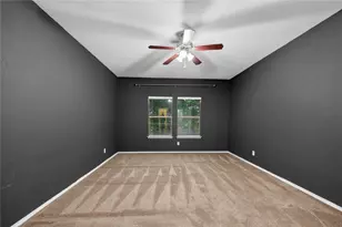 1121 Hidden Lake Dr, Burleson, TX 76028 - Photo 9