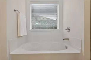 1121 Hidden Lake Dr, Burleson, TX 76028 - Photo 11