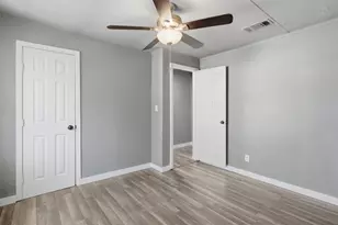 403 Elmo St, Cleburne, TX 76031 - Photo 13