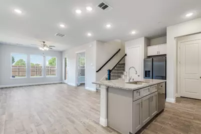 528 Hutchinson Lane, Lewisville, TX 75077 - Photo 5