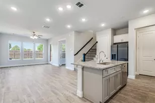 528 Hutchinson Ln, Lewisville, TX 75077 - Photo 5