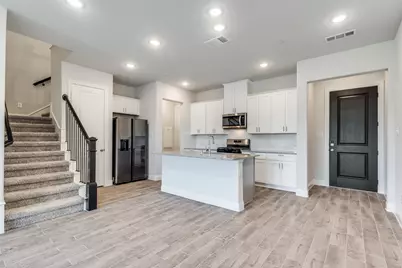 528 Hutchinson Lane, Lewisville, TX 75077 - Photo 3