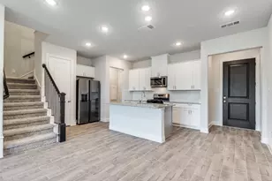 528 Hutchinson Ln, Lewisville, TX 75077 - Photo 3