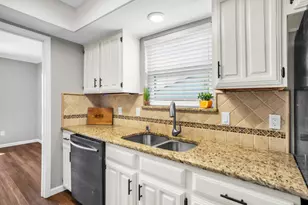 2621 Carmel Cir, Carrollton, TX 75006 - Photo 13