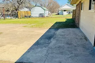 305 S 1st St, Crandall, TX 75114 - Photo 33