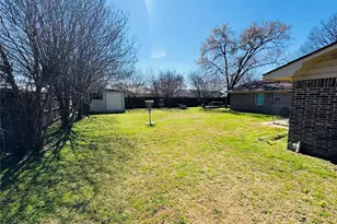 305 S 1st St, Crandall, TX 75114 - Photo 9