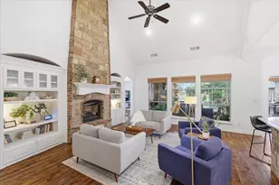 1316 Durango Springs Dr, Fort Worth, TX 76052 - Photo 5