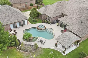 1316 Durango Springs Dr, Fort Worth, TX 76052 - Photo 1