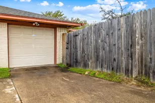 12814 Pandora Dr, Dallas, TX 75238 - Photo 17