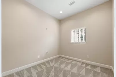 1020 Pavillion Street, Dallas, TX 75204 - Photo 31