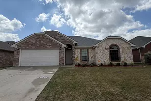 1510 White Willow Ln, Arlington, TX 76002 - Photo 1