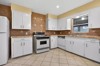 7132 Sorenson Circle, Dallas, TX 75227 - Photo 5