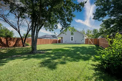 1110 N Ross Avenue, Sherman, TX 75090 - Photo 3