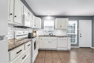 1302 Speight Ave, Waco, TX 76706 - Photo 7