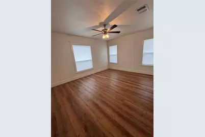 410 S Hannaford Street, Granbury, TX 76048 - Photo 9