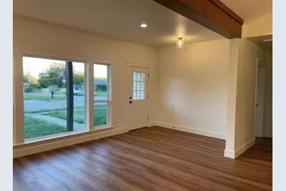 410 S Hannaford Street, Granbury, TX 76048 - Photo 11