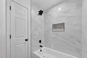 2832 Red Oak Dr, Grand Prairie, TX 75052 - Photo 29