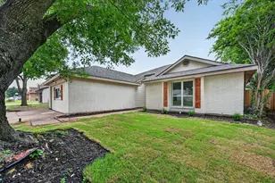 2832 Red Oak Dr, Grand Prairie, TX 75052 - Photo 3