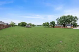 2720 E Seeton Rd, Grand Prairie, TX 75054 - Photo 31