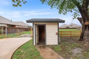 2720 E Seeton Rd, Grand Prairie, TX 75054 - Photo 27