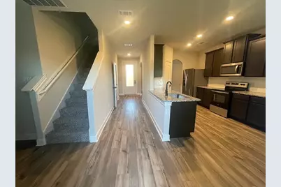 312 Lone Wolf Trail, Fort Worth, TX 76120 - Photo 7