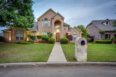 912 Thomas Crossing Drive, Fort Worth, TX 76028 - Photo 3