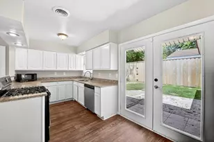 2539 Hillsboro Ave, Dallas, TX 75228 - Photo 11