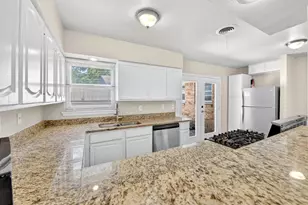 2539 Hillsboro Ave, Dallas, TX 75228 - Photo 17