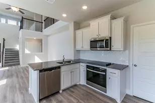 901 King St, Aubrey, TX 76227 - Photo 3