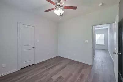 1728 E Powell Avenue, Fort Worth, TX 76104 - Photo 11