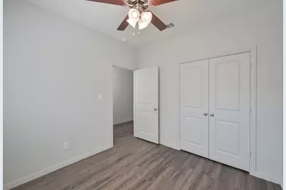 1728 E Powell Avenue, Fort Worth, TX 76104 - Photo 13