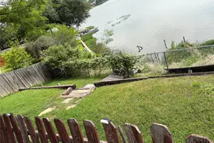1403 Lakeshore Dr, Irving, TX 75060 - Photo 13