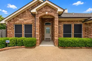 2230 Park Hurst Dr, Arlington, TX 76001 - Photo 1