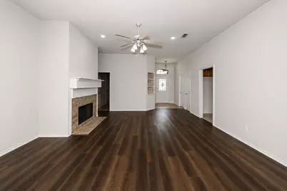 2230 Park Hurst Drive, Arlington, TX 76001 - Photo 11