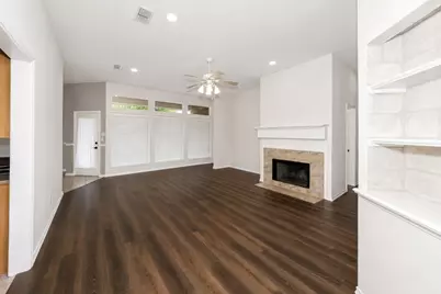 2230 Park Hurst Drive, Arlington, TX 76001 - Photo 7