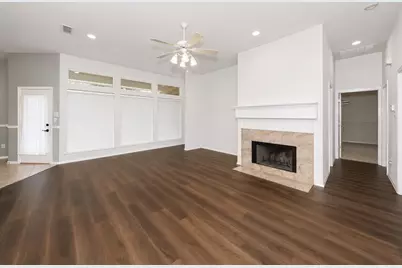 2230 Park Hurst Drive, Arlington, TX 76001 - Photo 9