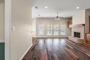 3905 Bonita Ct, Granbury, TX 76049 - Photo 3
