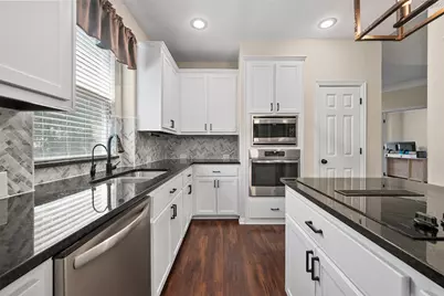 2014 Marie Weldon Lane, Arlington, TX 76001 - Photo 11