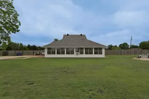 339 Meadow Ln, Red Oak, TX 75154 - Photo 25