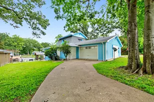 132 Shady Shores Dr, Mabank, TX 75156 - Photo 3