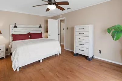 1025 Hampshire Lane, Carrollton, TX 75007 - Photo 11