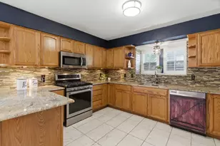 1025 Hampshire Ln, Carrollton, TX 75007 - Photo 5