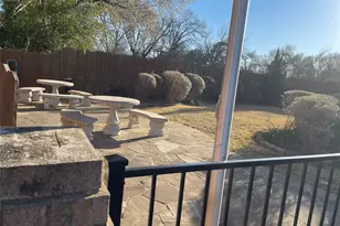 518 Pecan Acres Ct, Arlington, TX 76013 - Photo 9