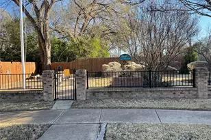 518 Pecan Acres Ct, Arlington, TX 76013 - Photo 5